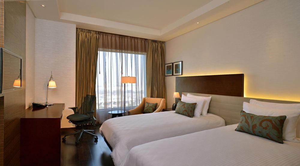 Hotel Doubletree By Hilton Gurugram Baani Square Gurgaon Zewnętrze zdjęcie
