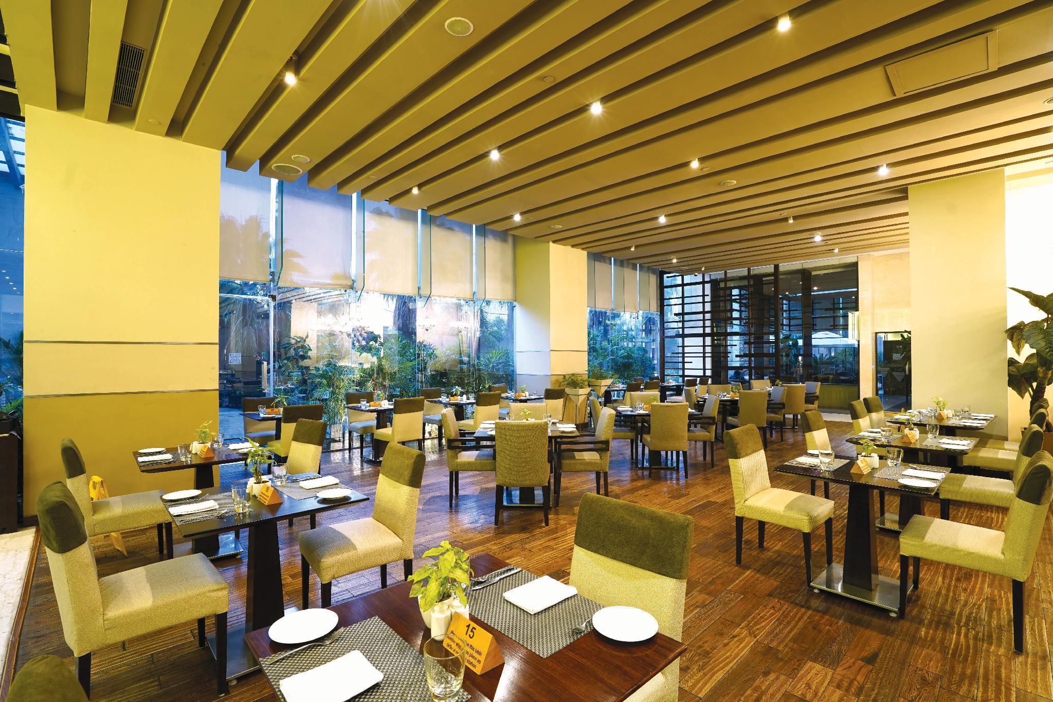 Hotel Doubletree By Hilton Gurugram Baani Square Gurgaon Zewnętrze zdjęcie