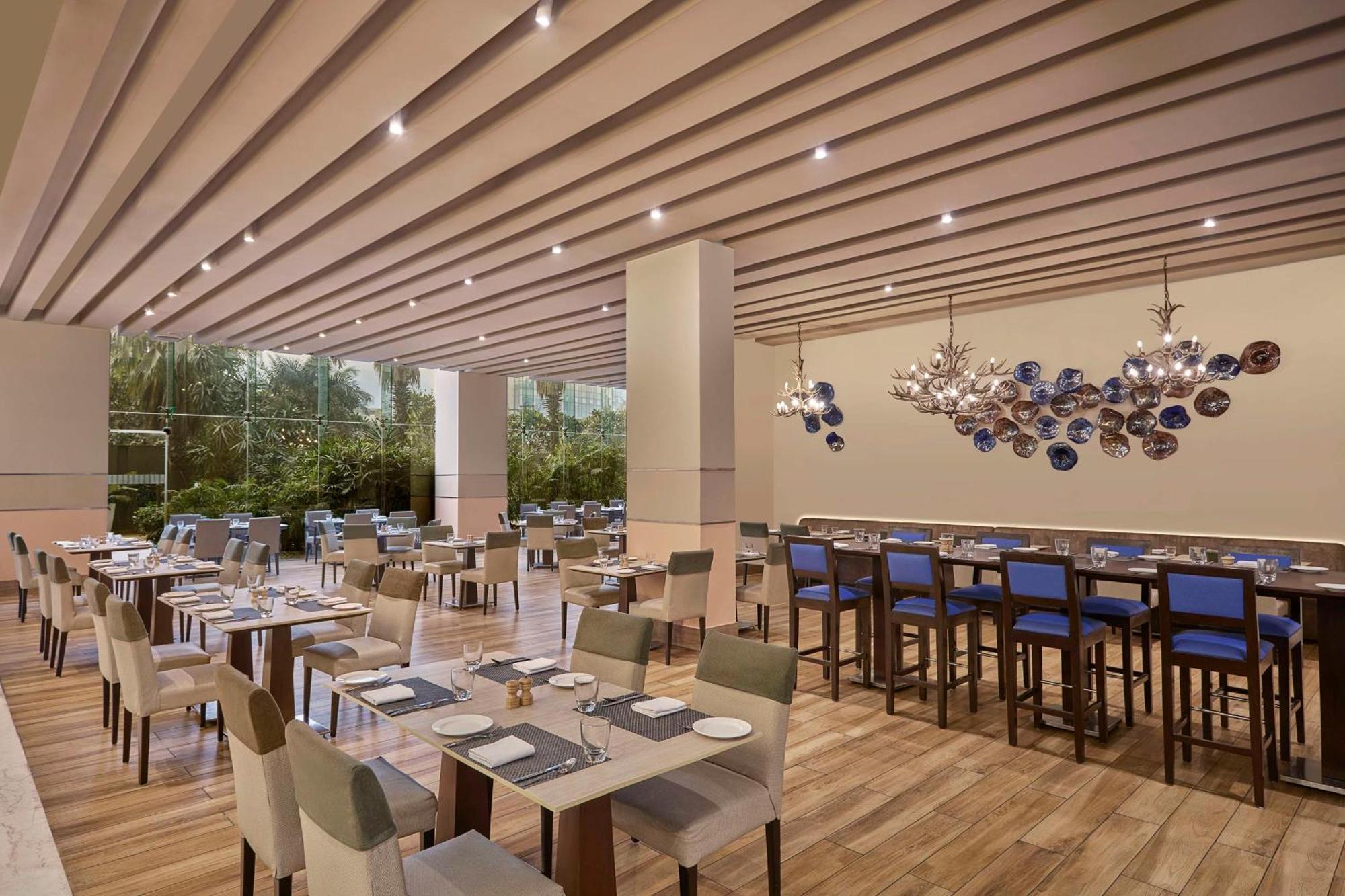 Hotel Doubletree By Hilton Gurugram Baani Square Gurgaon Zewnętrze zdjęcie