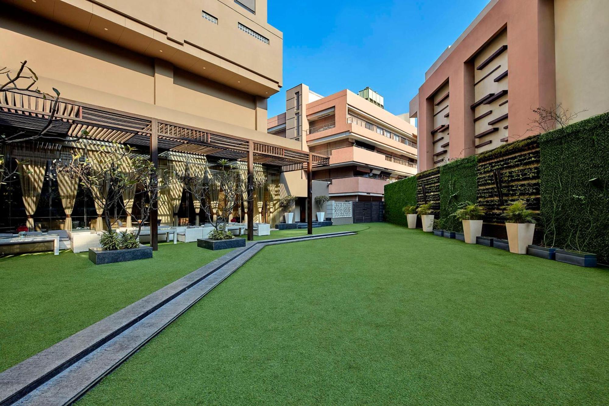 Hotel Doubletree By Hilton Gurugram Baani Square Gurgaon Zewnętrze zdjęcie