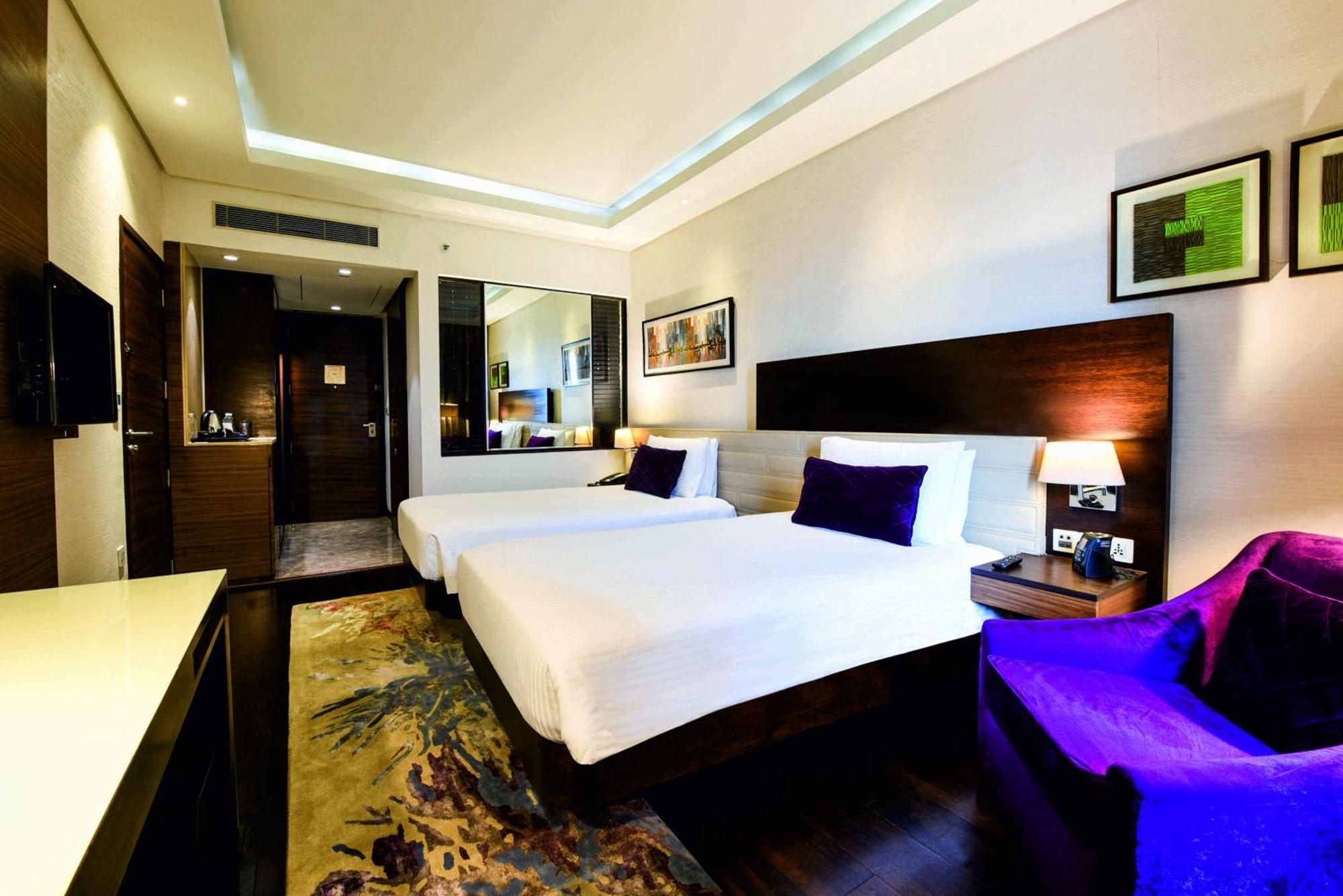 Hotel Doubletree By Hilton Gurugram Baani Square Gurgaon Zewnętrze zdjęcie