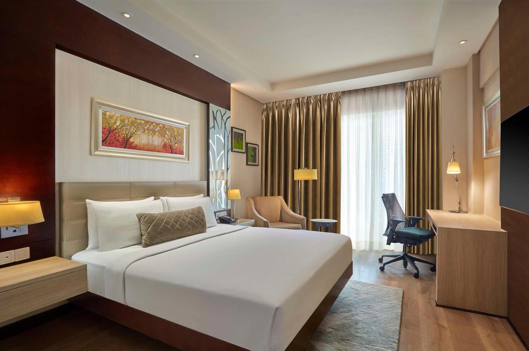 Hotel Doubletree By Hilton Gurugram Baani Square Gurgaon Zewnętrze zdjęcie