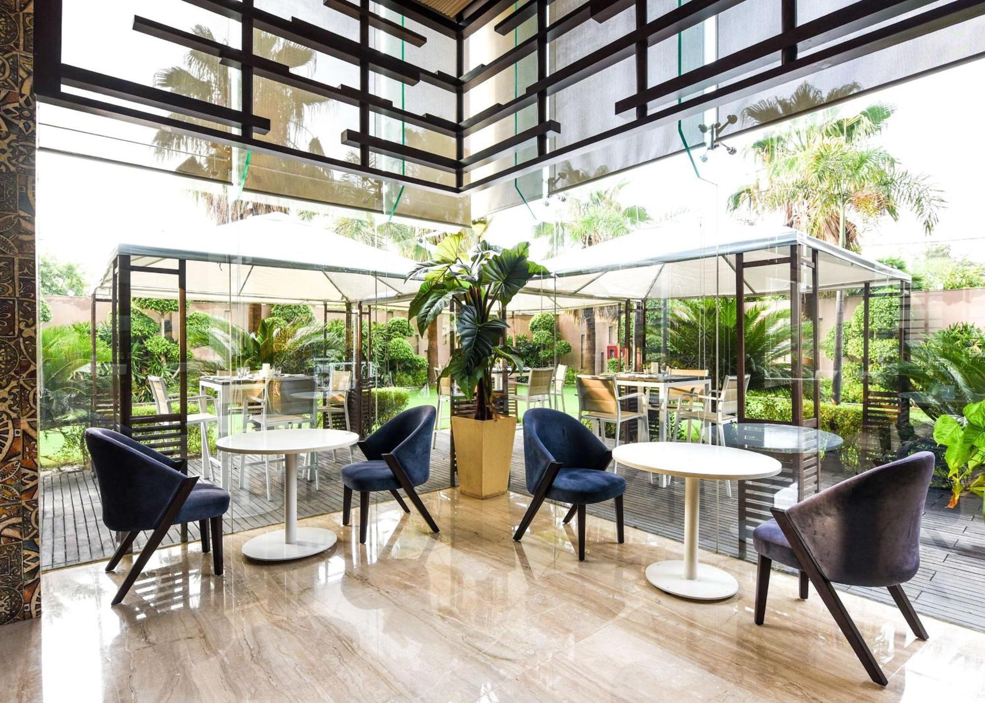 Hotel Doubletree By Hilton Gurugram Baani Square Gurgaon Zewnętrze zdjęcie