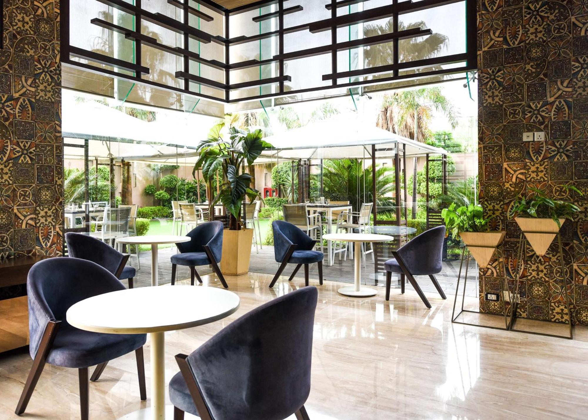 Hotel Doubletree By Hilton Gurugram Baani Square Gurgaon Zewnętrze zdjęcie