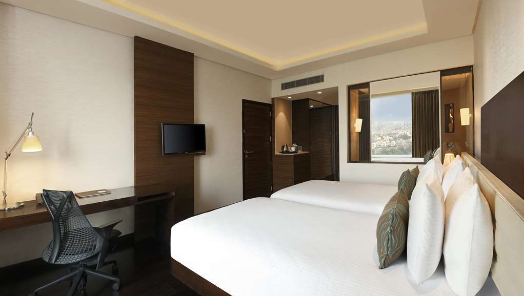 Hotel Doubletree By Hilton Gurugram Baani Square Gurgaon Pokój zdjęcie